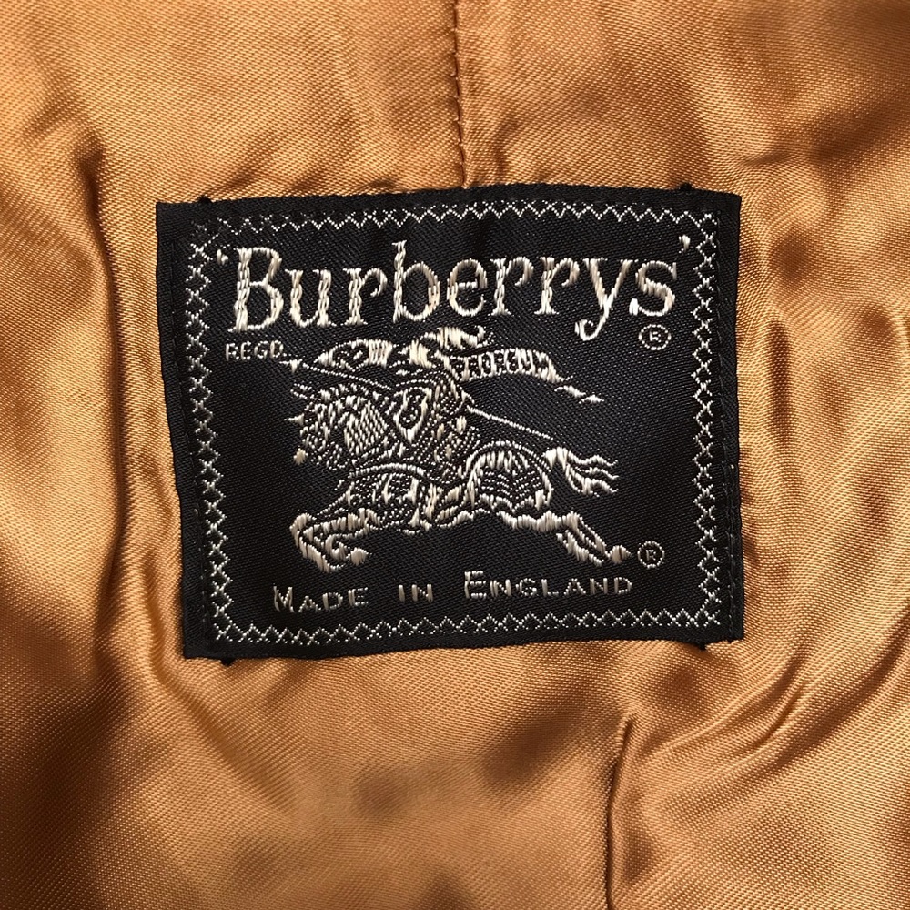 Gorgeous Burberry Trench